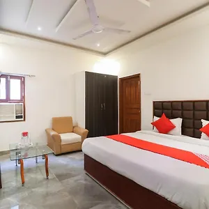 Hotel Oyo 37453 Mahi In, Varanasi